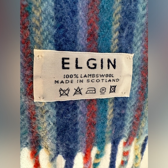 100% Lambswool Multi Coloured Scarf - Picture 2 of 5